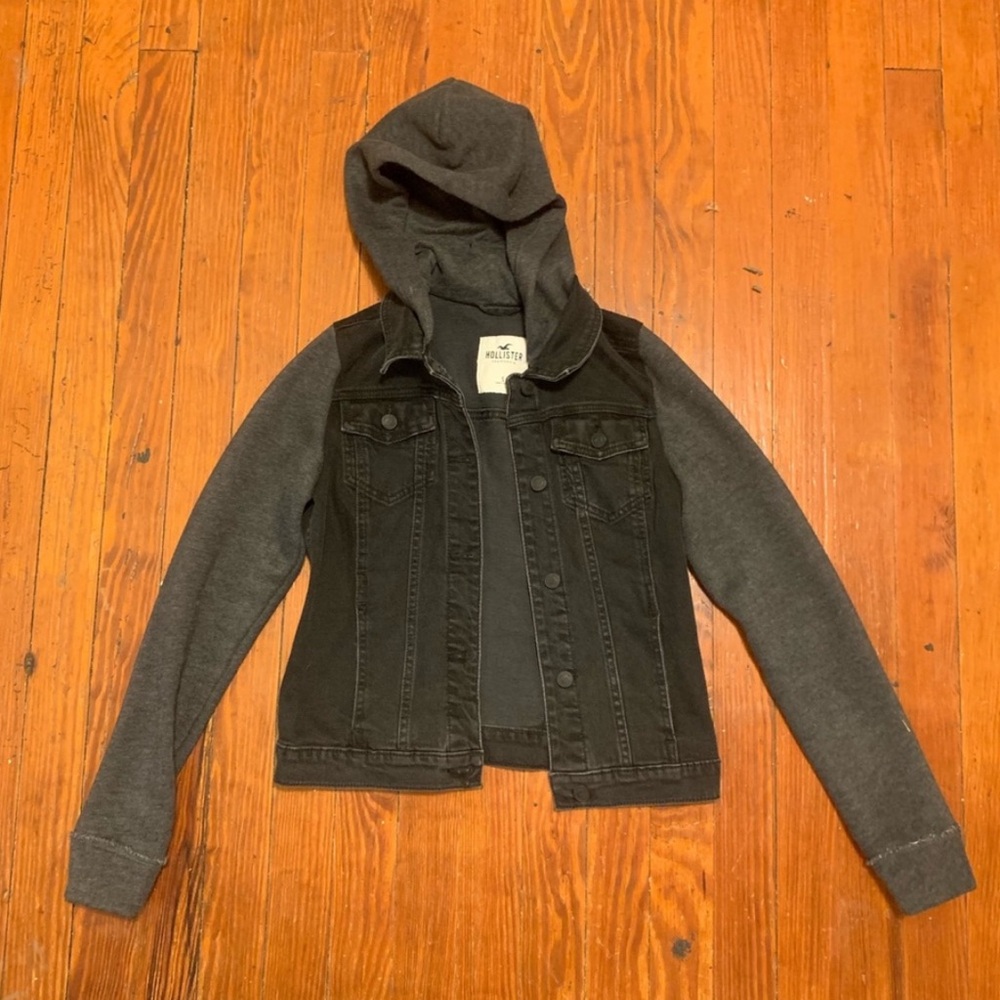 Hollister women’s black hooded sweatshirt denim jacket small